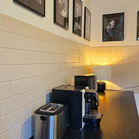 Work And Travel Near Cologne For 8 With South-facing Garden 아파트 지그부르크